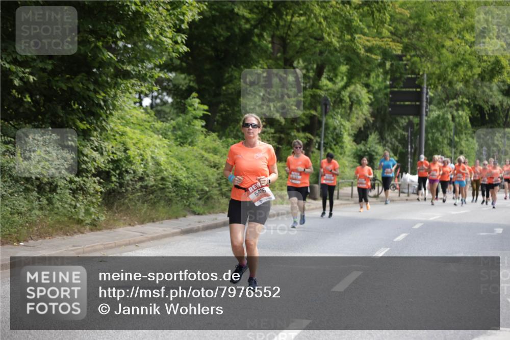 15.06.2025 - REWE Women's Run Jannik Wohlers http://msf.ph/oto/7976552 15.06.2025 10:11:29 Laufen 5496 meine-sportfotos.de