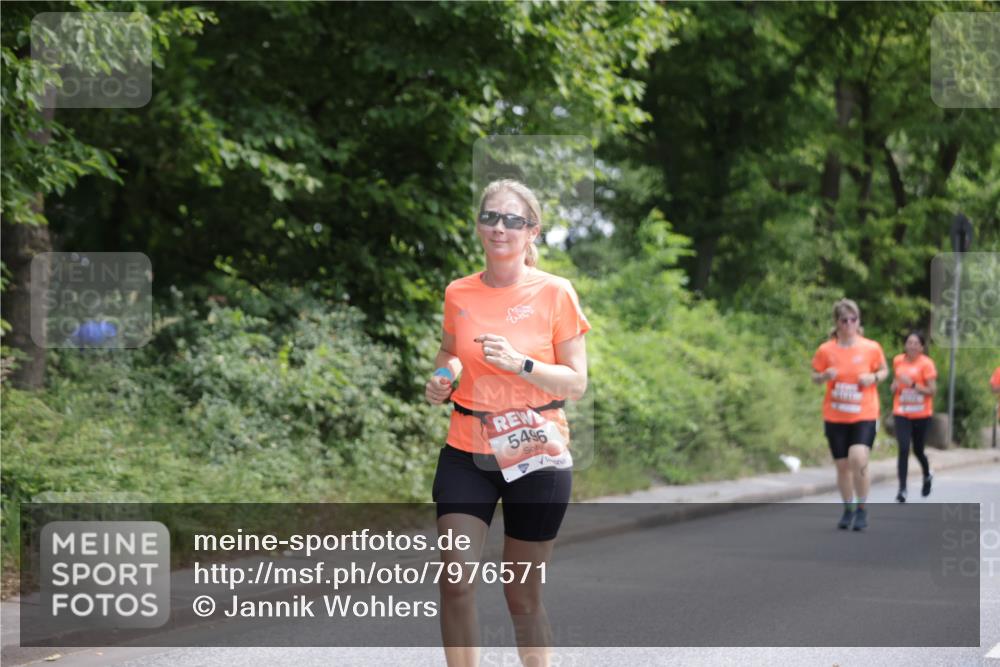 15.06.2025 - REWE Women's Run Jannik Wohlers http://msf.ph/oto/7976571 15.06.2025 10:11:30 Laufen 5496 meine-sportfotos.de