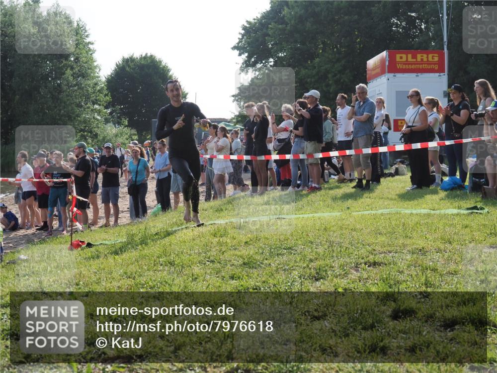 15.06.2025 - 27. Vierlanden-Triathlon KatJ http://msf.ph/oto/7976618 15.06.2025 08:34:26 Schwimmen 20 meine-sportfotos.de