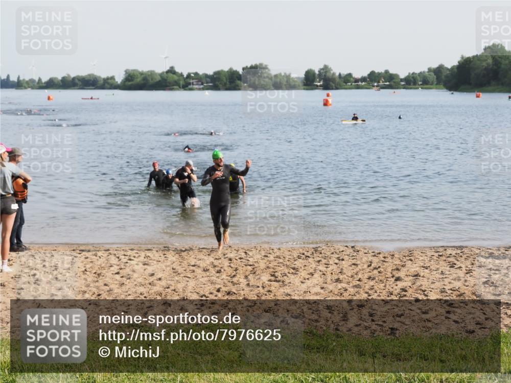 21.06.2025 - 27. Vierlanden-Triathlon MichiJ http://msf.ph/oto/7976625 15.06.2026 08:43:48 Schwimmen 32, 84, 113 meine-sportfotos.de