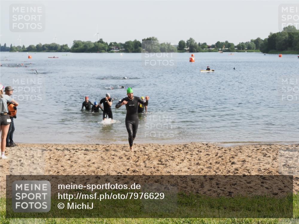21.06.2025 - 27. Vierlanden-Triathlon MichiJ http://msf.ph/oto/7976629 15.06.2026 08:43:48 Schwimmen 32, 84, 113 meine-sportfotos.de
