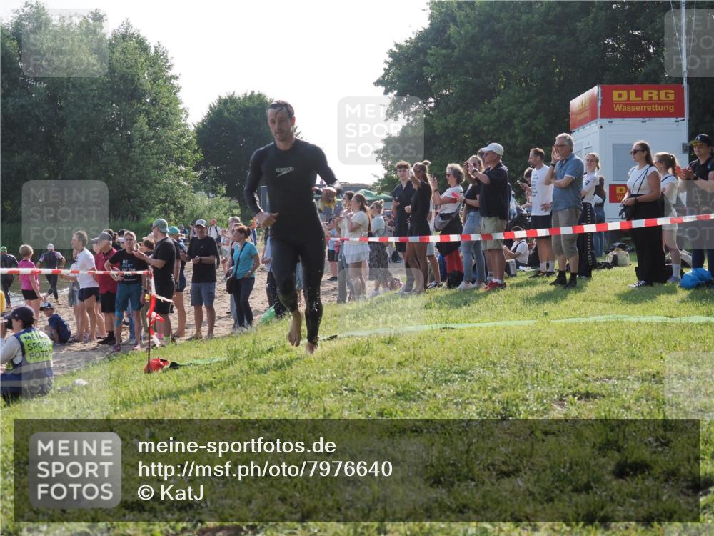15.06.2025 - 27. Vierlanden-Triathlon KatJ http://msf.ph/oto/7976640 15.06.2025 08:34:27 Schwimmen 20 meine-sportfotos.de