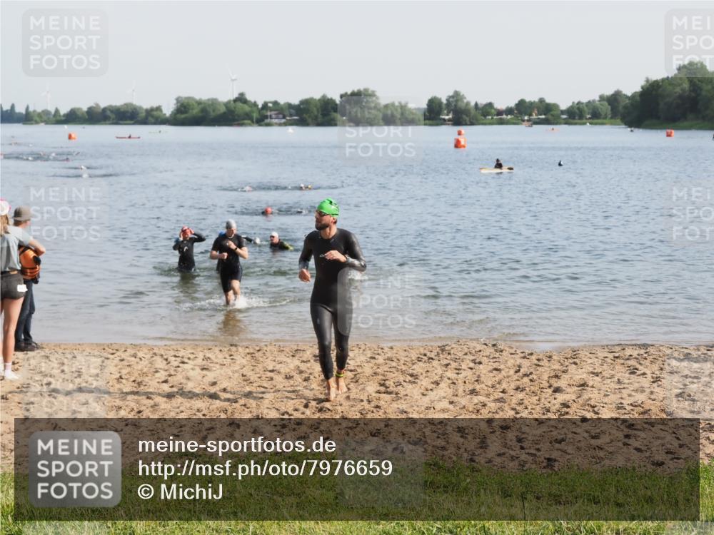 21.06.2025 - 27. Vierlanden-Triathlon MichiJ http://msf.ph/oto/7976659 15.06.2026 08:43:50 Schwimmen 23, 84, 113 meine-sportfotos.de