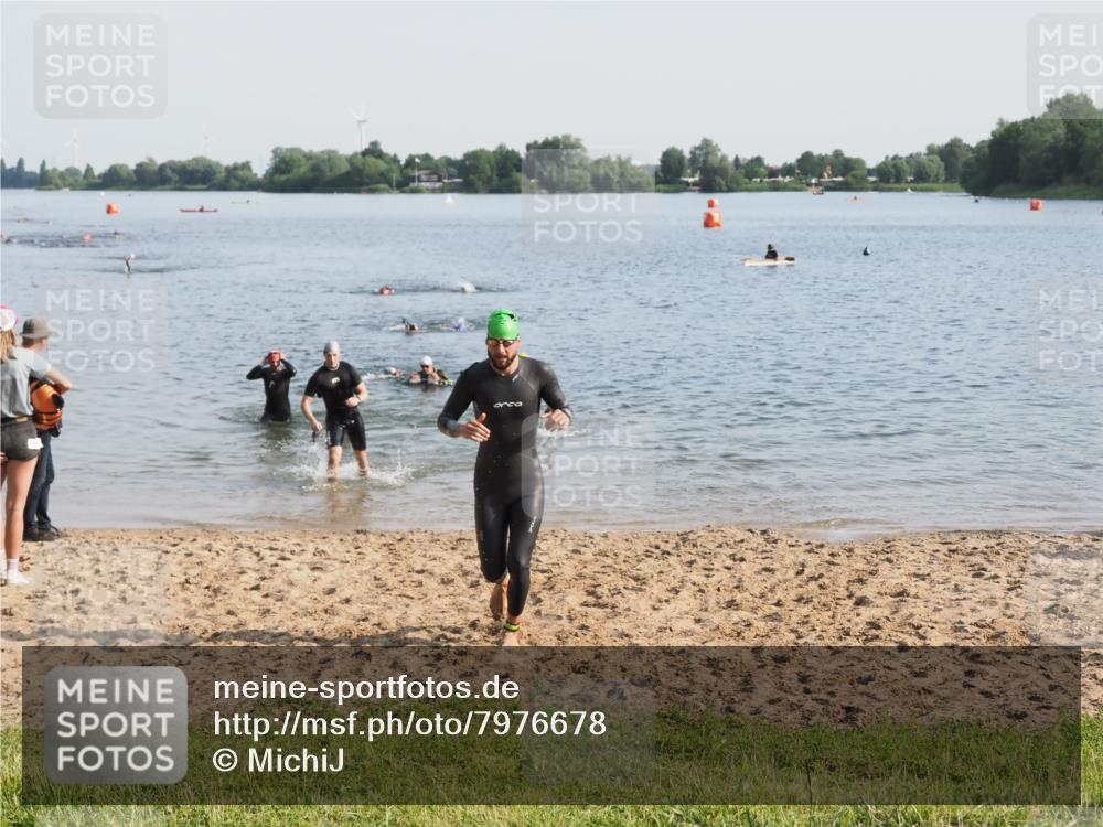21.06.2025 - 27. Vierlanden-Triathlon MichiJ http://msf.ph/oto/7976678 15.06.2026 08:43:50 Schwimmen 23, 84, 113 meine-sportfotos.de