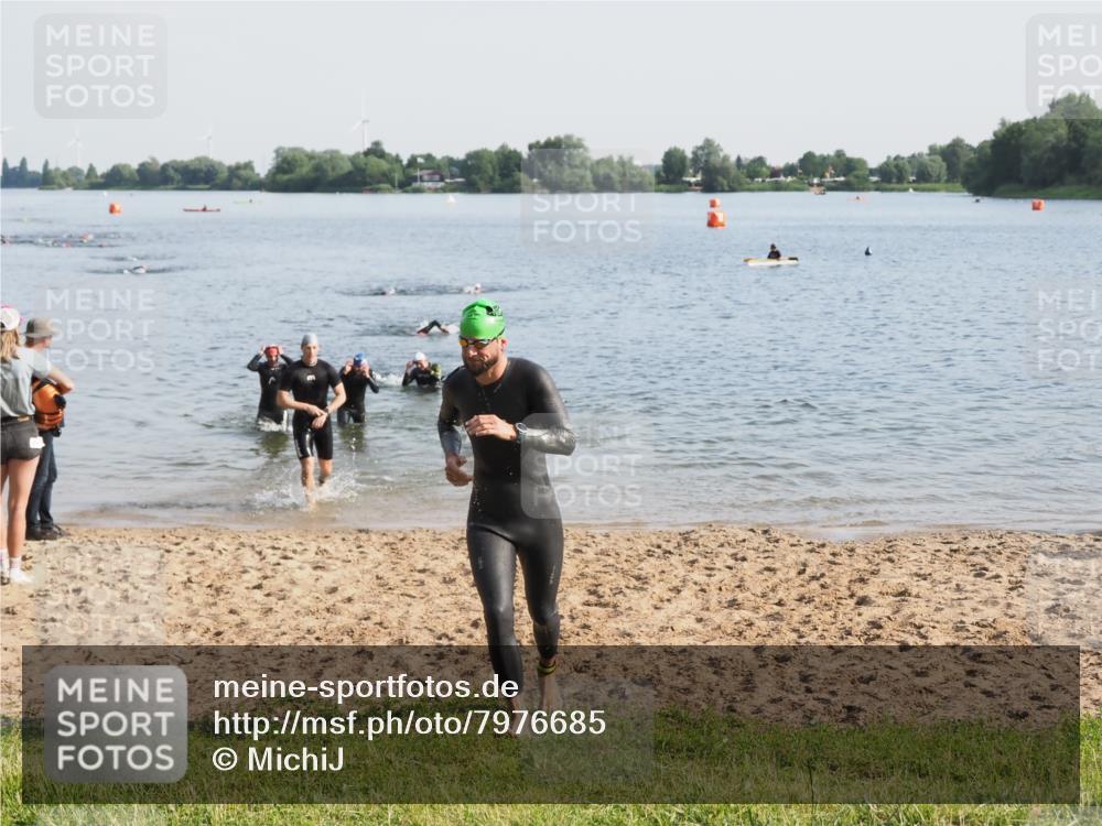 21.06.2025 - 27. Vierlanden-Triathlon MichiJ http://msf.ph/oto/7976685 15.06.2026 08:43:51 Schwimmen 23, 84, 113 meine-sportfotos.de