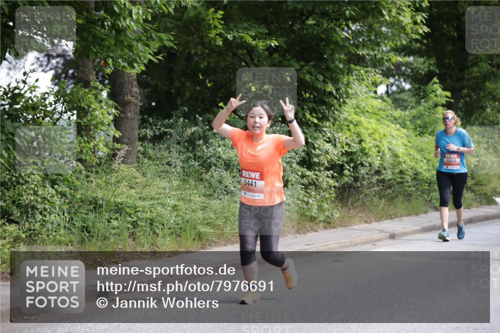 15.06.2025 - REWE Women's Run Jannik Wohlers http://msf.ph/oto/7976691 15.06.2025 10:11:41 Laufen 5441, 5050 meine-sportfotos.de