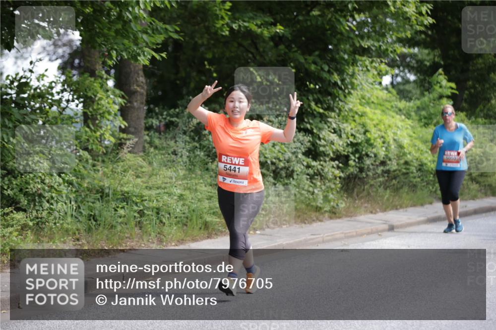 15.06.2025 - REWE Women's Run Jannik Wohlers http://msf.ph/oto/7976705 15.06.2025 10:11:41 Laufen 5441, 5050 meine-sportfotos.de