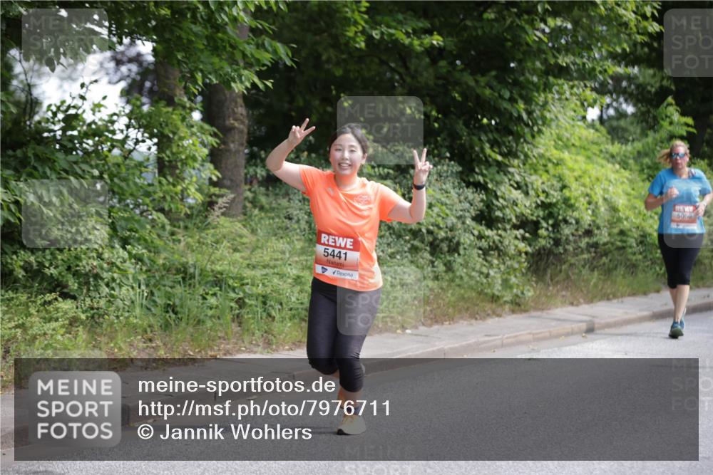 15.06.2025 - REWE Women's Run Jannik Wohlers http://msf.ph/oto/7976711 15.06.2025 10:11:41 Laufen 5441, 5050 meine-sportfotos.de