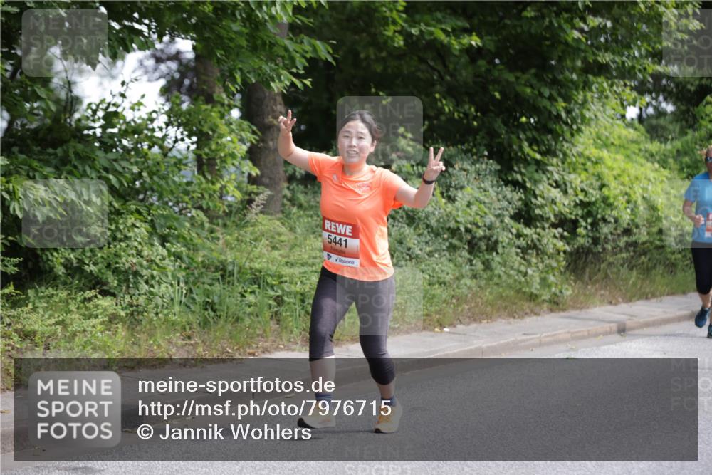 15.06.2025 - REWE Women's Run Jannik Wohlers http://msf.ph/oto/7976715 15.06.2025 10:11:41 Laufen 5441 meine-sportfotos.de