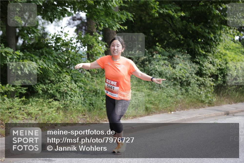 15.06.2025 - REWE Women's Run Jannik Wohlers http://msf.ph/oto/7976727 15.06.2025 10:11:42 Laufen 5441 meine-sportfotos.de