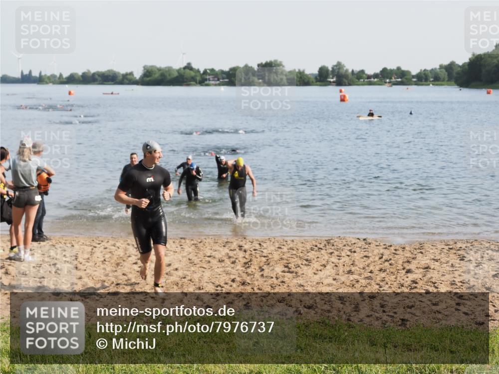 21.06.2025 - 27. Vierlanden-Triathlon MichiJ http://msf.ph/oto/7976737 15.06.2026 08:43:54 Schwimmen 23, 84, 113, 183 meine-sportfotos.de