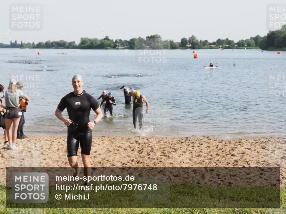 21.06.2025 - 27. Vierlanden-Triathlon MichiJ http://msf.ph/oto/7976748 15.06.2026 08:43:55 Schwimmen 23, 84, 113, 183 meine-sportfotos.de