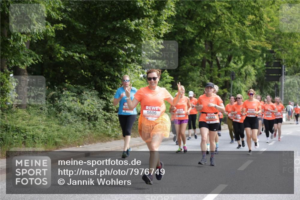 15.06.2025 - REWE Women's Run Jannik Wohlers http://msf.ph/oto/7976749 15.06.2025 10:11:43 Laufen 50, 5126, 5106, 5606, 5357, 5642, 968 meine-sportfotos.de