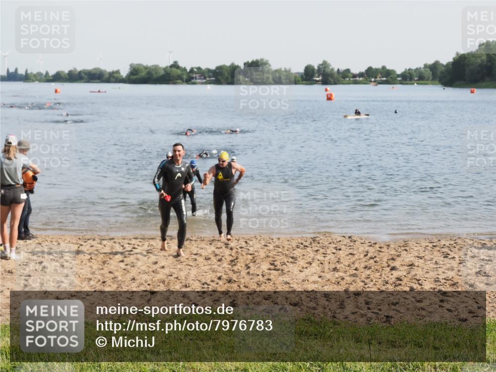 21.06.2025 - 27. Vierlanden-Triathlon MichiJ http://msf.ph/oto/7976783 15.06.2026 08:43:57 Schwimmen 23, 84, 97, 113, 153, 183 meine-sportfotos.de