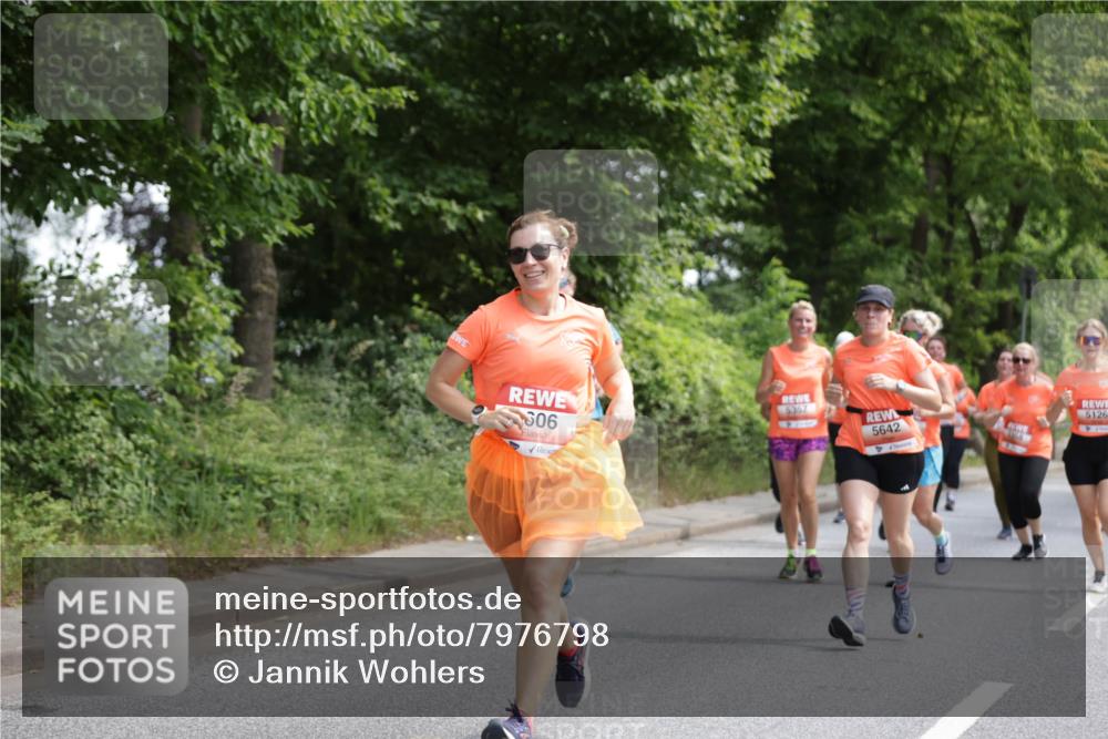 15.06.2025 - REWE Women's Run Jannik Wohlers http://msf.ph/oto/7976798 15.06.2025 10:11:44 Laufen 306, 5357, 5642, 5126 meine-sportfotos.de