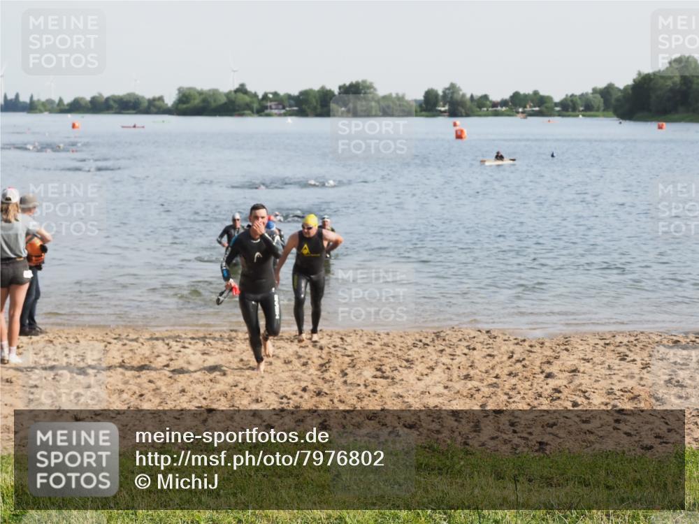 21.06.2025 - 27. Vierlanden-Triathlon MichiJ http://msf.ph/oto/7976802 15.06.2026 08:43:57 Schwimmen 23, 84, 97, 113, 153, 183 meine-sportfotos.de