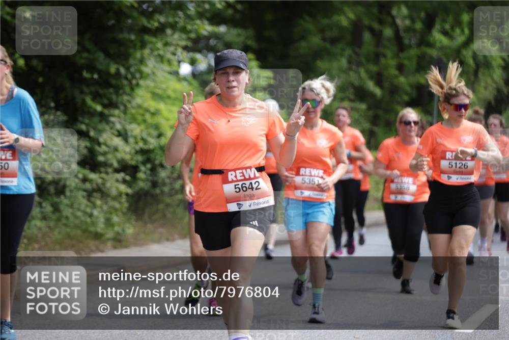 15.06.2025 - REWE Women's Run Jannik Wohlers http://msf.ph/oto/7976804 15.06.2025 10:11:45 Laufen 50, 5642, 5351, 5368, 5126 meine-sportfotos.de