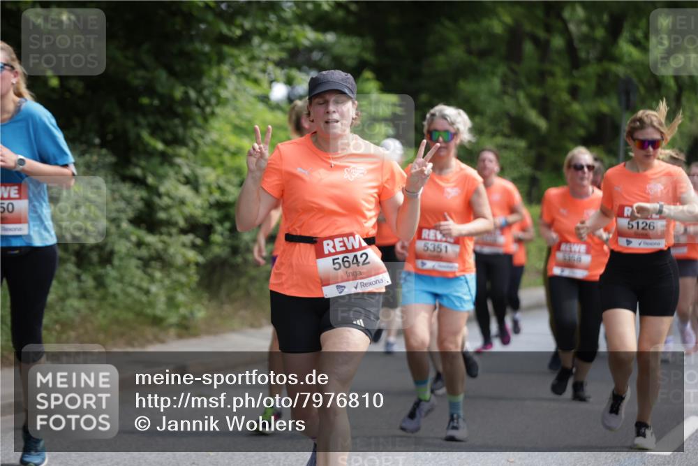15.06.2025 - REWE Women's Run Jannik Wohlers http://msf.ph/oto/7976810 15.06.2025 10:11:45 Laufen 50, 5642, 5351, 5126 meine-sportfotos.de