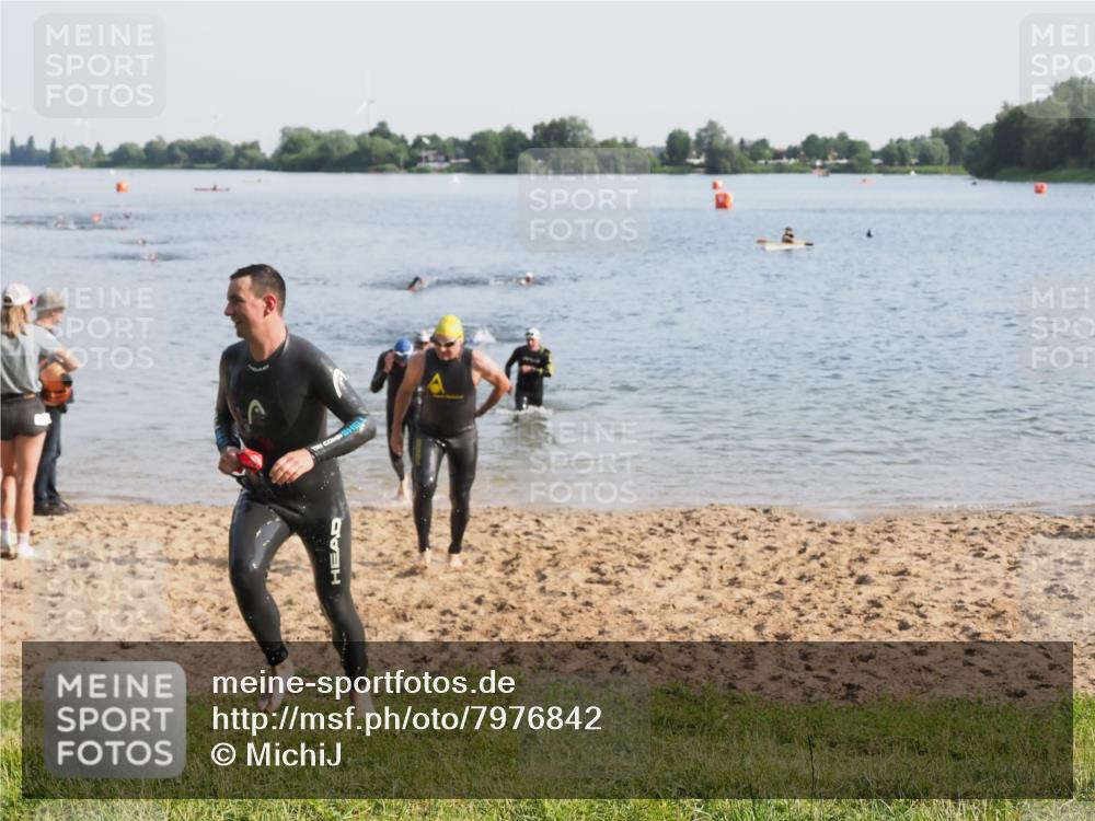 21.06.2025 - 27. Vierlanden-Triathlon MichiJ http://msf.ph/oto/7976842 15.06.2026 08:43:59 Schwimmen 23, 84, 97, 113, 153, 183 meine-sportfotos.de