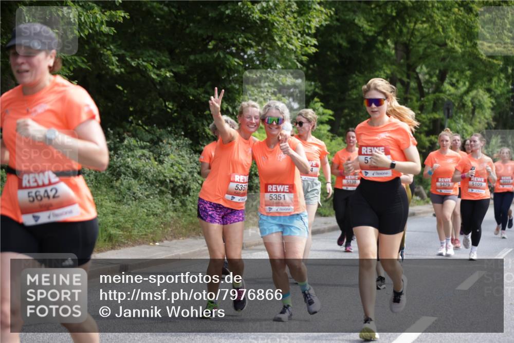 15.06.2025 - REWE Women's Run Jannik Wohlers http://msf.ph/oto/7976866 15.06.2025 10:11:47 Laufen 5642, 5357, 5351, 5, 5603, 5138, 5479, 5109 meine-sportfotos.de
