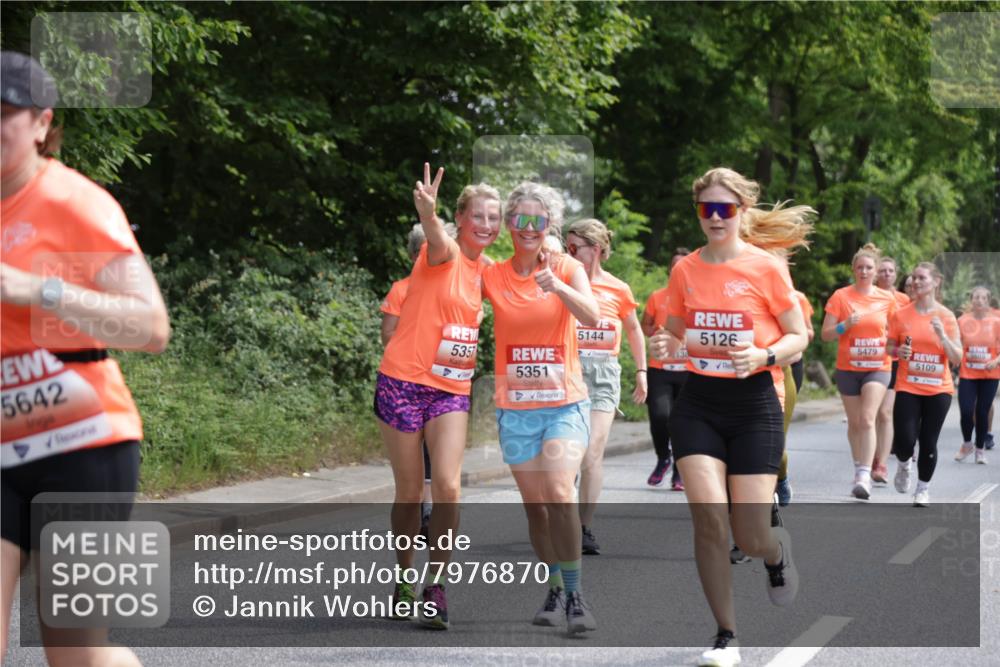 15.06.2025 - REWE Women's Run Jannik Wohlers http://msf.ph/oto/7976870 15.06.2025 10:11:47 Laufen 5642, 4, 5144, 5357, 5351, 5126, 5479, 6600, 5109 meine-sportfotos.de