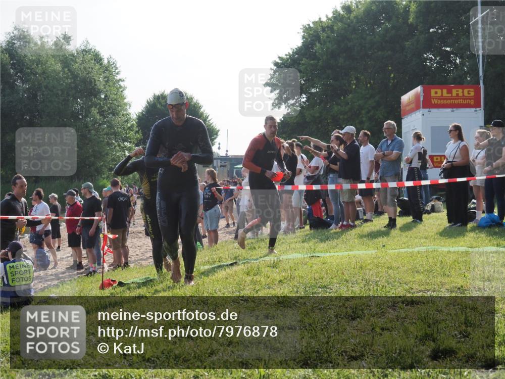 15.06.2025 - 27. Vierlanden-Triathlon KatJ http://msf.ph/oto/7976878 15.06.2025 08:34:59 Schwimmen 43, 80, 124, 149, 159, 186 meine-sportfotos.de
