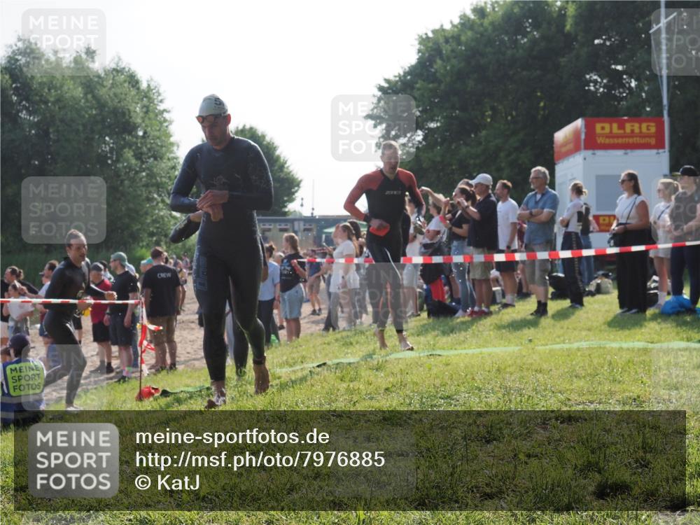 15.06.2025 - 27. Vierlanden-Triathlon KatJ http://msf.ph/oto/7976885 15.06.2025 08:35:00 Schwimmen 43, 80, 124, 149, 159, 186 meine-sportfotos.de