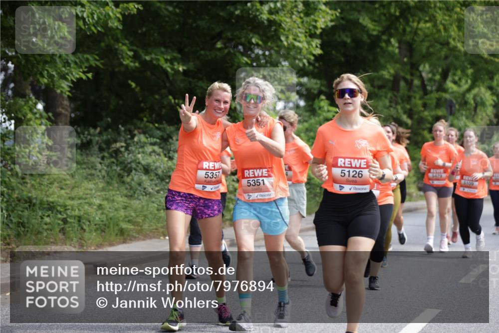 15.06.2025 - REWE Women's Run Jannik Wohlers http://msf.ph/oto/7976894 15.06.2025 10:11:48 Laufen 5357, 5351, 5126, 5479, 5109 meine-sportfotos.de