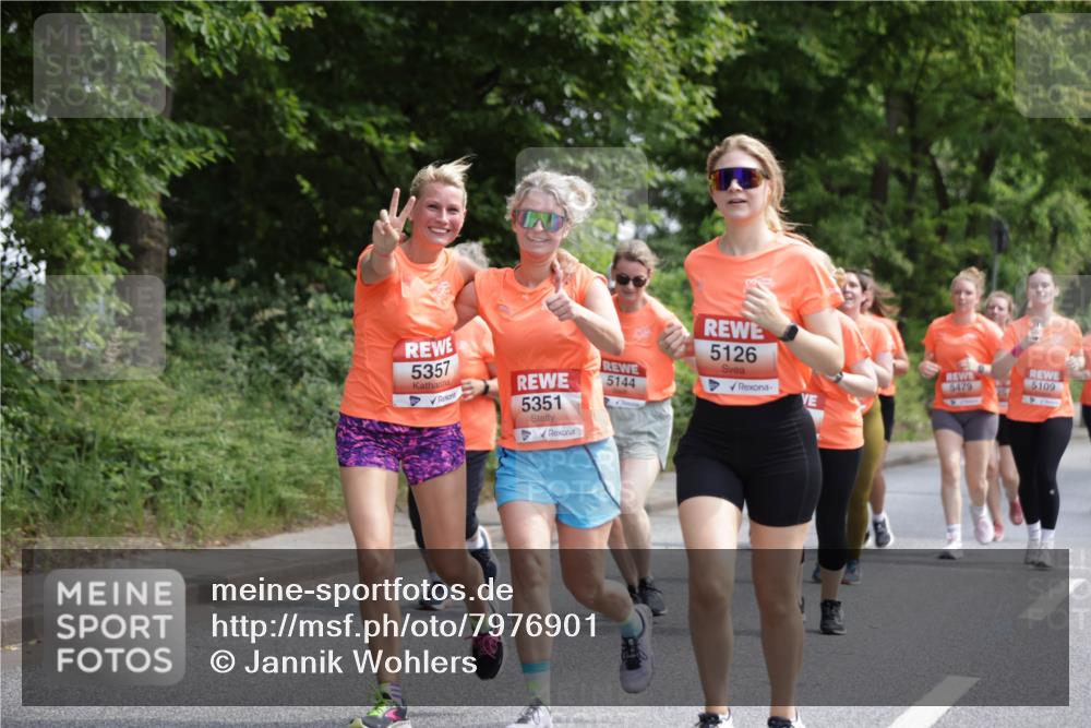 15.06.2025 - REWE Women's Run Jannik Wohlers http://msf.ph/oto/7976901 15.06.2025 10:11:48 Laufen 5357, 5351, 5144, 5126, 5479, 5109 meine-sportfotos.de