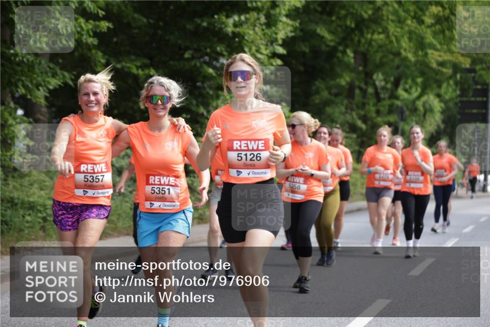 15.06.2025 - REWE Women's Run Jannik Wohlers http://msf.ph/oto/7976906 15.06.2025 10:11:48 Laufen 5357, 5351, 5126, 5358 meine-sportfotos.de