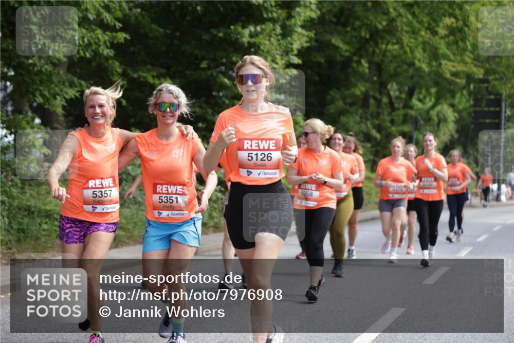 15.06.2025 - REWE Women's Run Jannik Wohlers http://msf.ph/oto/7976908 15.06.2025 10:11:48 Laufen 5357, 5351, 5126, 5358, 109 meine-sportfotos.de