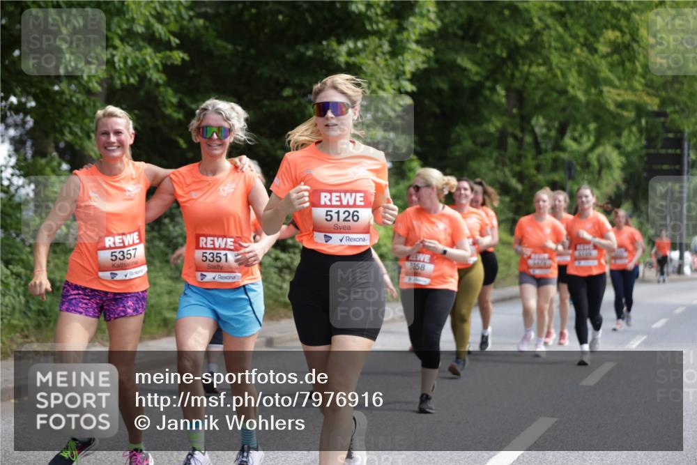 15.06.2025 - REWE Women's Run Jannik Wohlers http://msf.ph/oto/7976916 15.06.2025 10:11:48 Laufen 5357, 5351, 5126, 5358 meine-sportfotos.de
