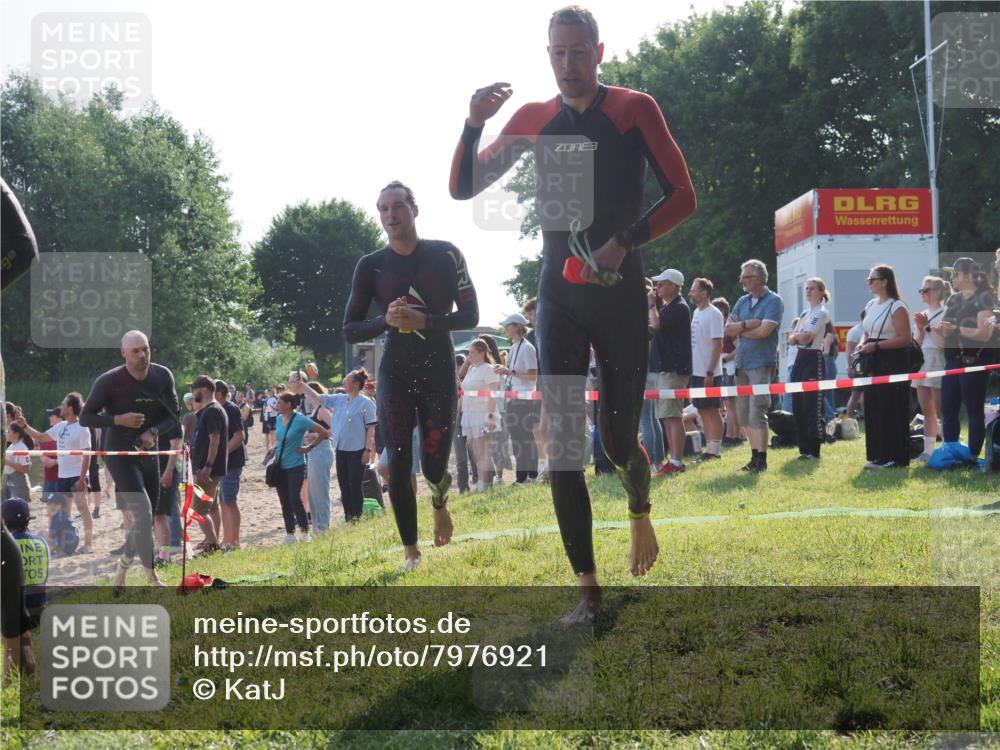 15.06.2025 - 27. Vierlanden-Triathlon KatJ http://msf.ph/oto/7976921 15.06.2025 08:35:02 Schwimmen 12, 43, 80, 149, 159, 186 meine-sportfotos.de