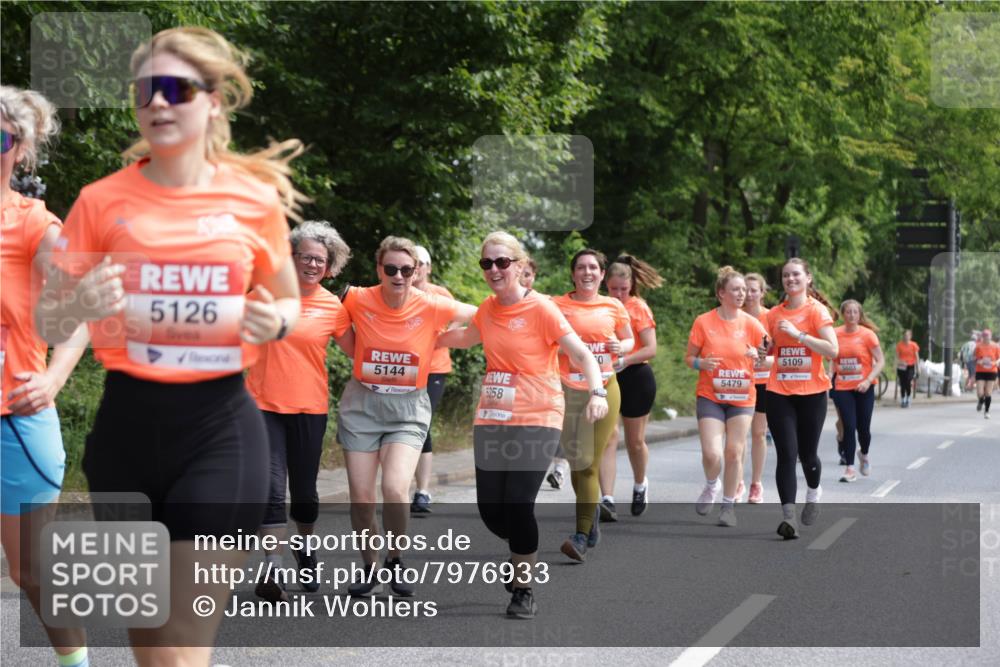 15.06.2025 - REWE Women's Run Jannik Wohlers http://msf.ph/oto/7976933 15.06.2025 10:11:49 Laufen 5126, 5144, 5358, 5109, 5603, 5479 meine-sportfotos.de