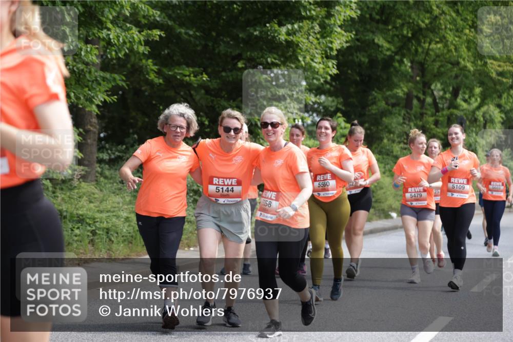 15.06.2025 - REWE Women's Run Jannik Wohlers http://msf.ph/oto/7976937 15.06.2025 10:11:49 Laufen 5560, 527, 5109, 5603, 25, 5479, 5144, 5358 meine-sportfotos.de
