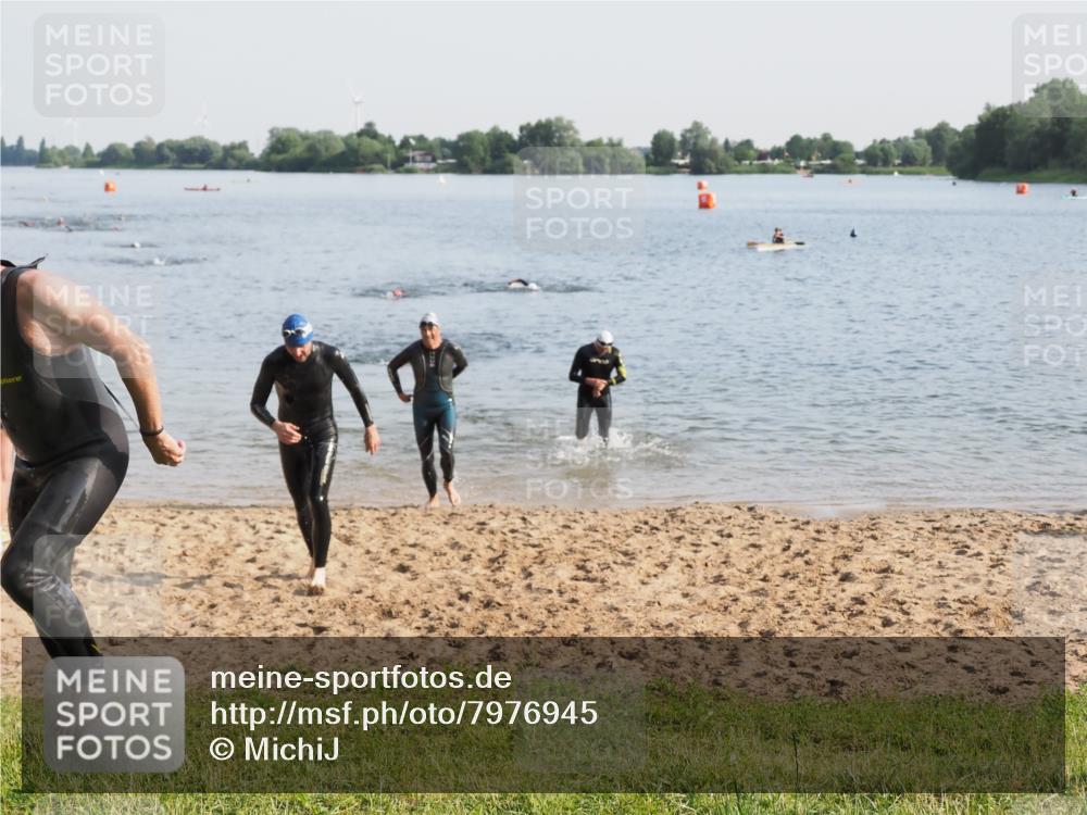 21.06.2025 - 27. Vierlanden-Triathlon MichiJ http://msf.ph/oto/7976945 15.06.2026 08:44:03 Schwimmen 23, 84, 97, 153, 183 meine-sportfotos.de