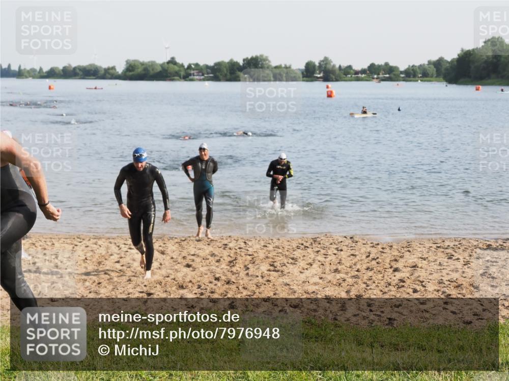 21.06.2025 - 27. Vierlanden-Triathlon MichiJ http://msf.ph/oto/7976948 15.06.2026 08:44:03 Schwimmen 23, 84, 97, 153, 183 meine-sportfotos.de
