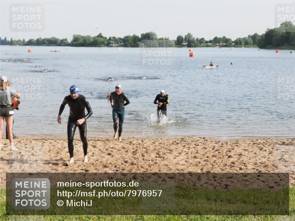 21.06.2025 - 27. Vierlanden-Triathlon MichiJ http://msf.ph/oto/7976957 15.06.2026 08:44:03 Schwimmen 23, 84, 97, 153, 183 meine-sportfotos.de