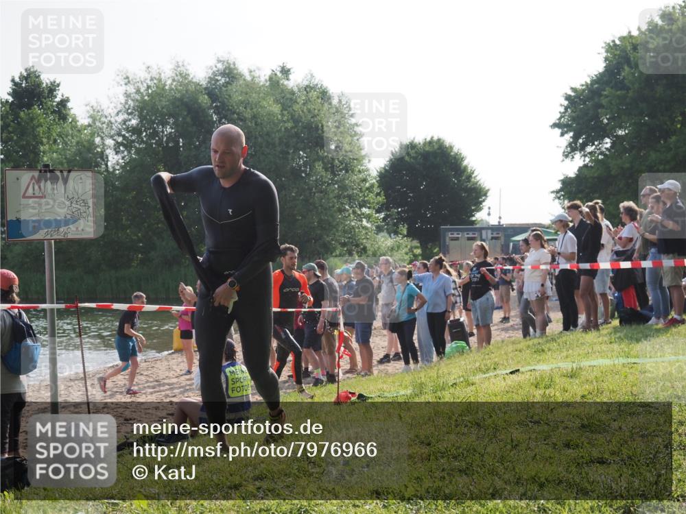 15.06.2025 - 27. Vierlanden-Triathlon KatJ http://msf.ph/oto/7976966 15.06.2025 08:35:06 Schwimmen 12, 43, 64, 80, 149, 159, 186 meine-sportfotos.de