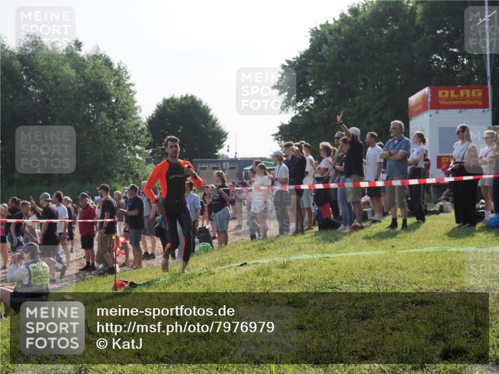 15.06.2025 - 27. Vierlanden-Triathlon KatJ http://msf.ph/oto/7976979 15.06.2025 08:35:07 Schwimmen 12, 43, 64, 80, 149, 159, 186 meine-sportfotos.de