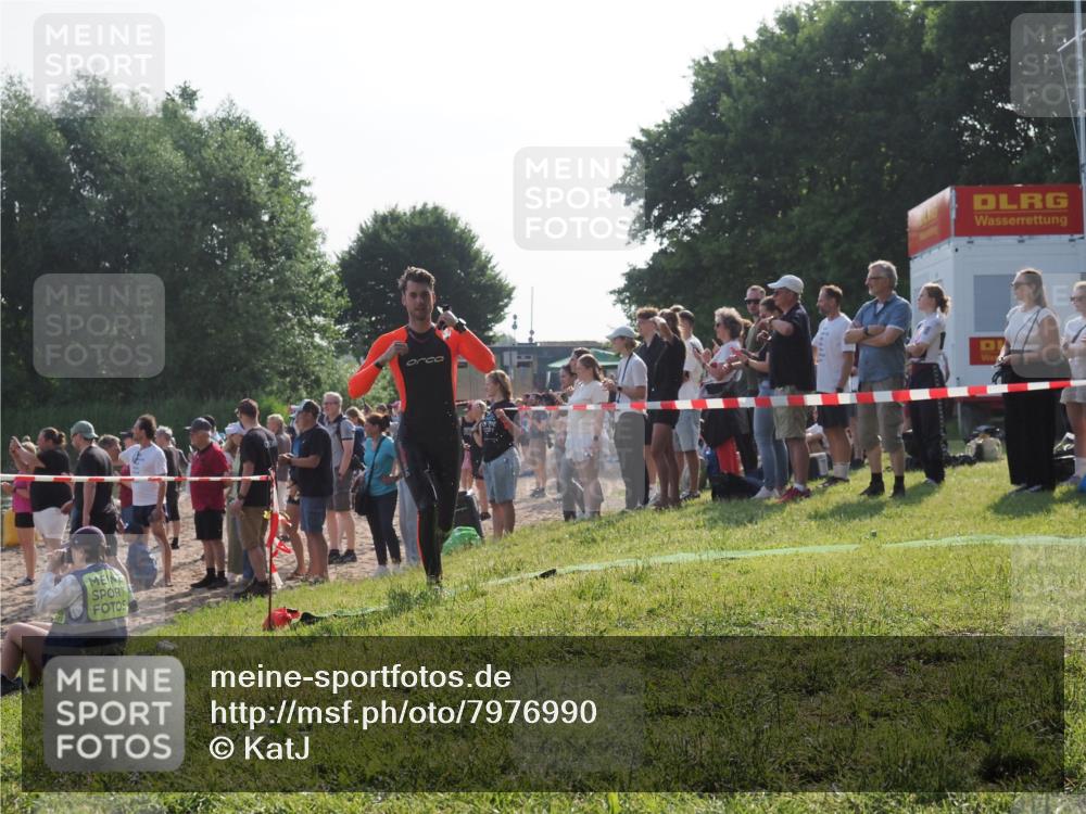 15.06.2025 - 27. Vierlanden-Triathlon KatJ http://msf.ph/oto/7976990 15.06.2025 08:35:07 Schwimmen 12, 43, 64, 80, 149, 159, 186 meine-sportfotos.de