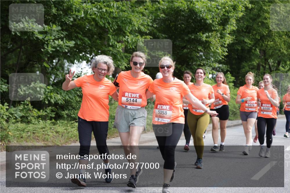 15.06.2025 - REWE Women's Run Jannik Wohlers http://msf.ph/oto/7977000 15.06.2025 10:11:50 Laufen 5144, 5358, 5278, 5479, 5109 meine-sportfotos.de