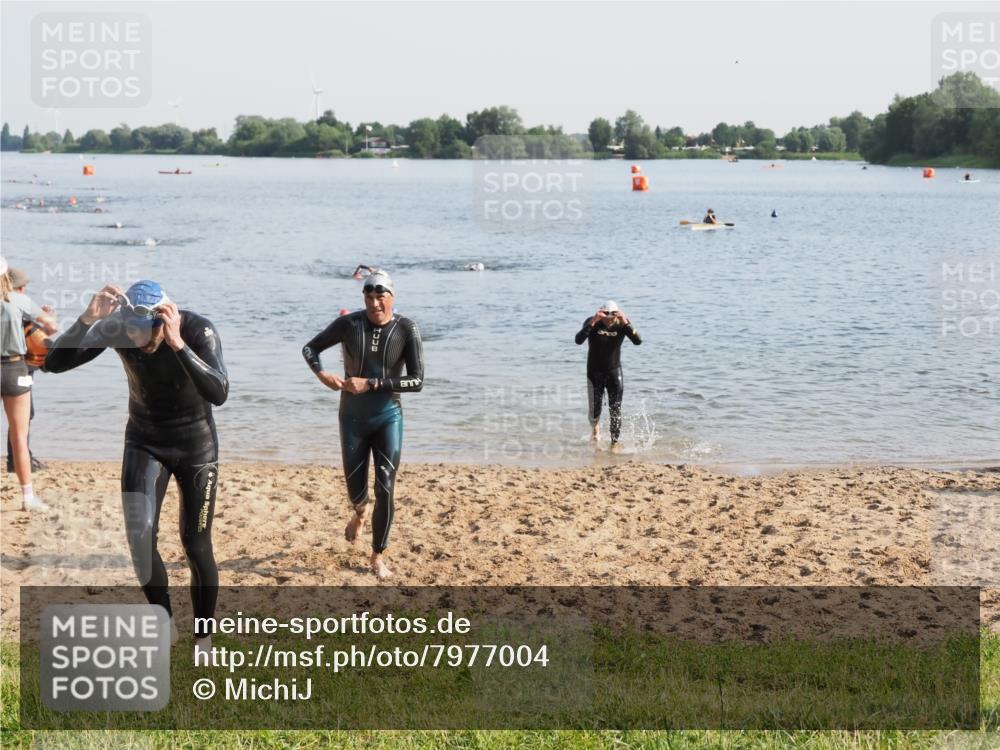 21.06.2025 - 27. Vierlanden-Triathlon MichiJ http://msf.ph/oto/7977004 15.06.2026 08:44:05 Schwimmen 23, 97, 153, 174, 183 meine-sportfotos.de