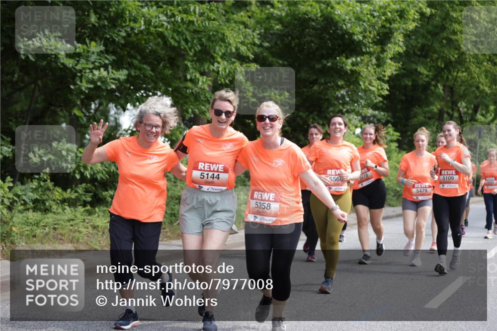 15.06.2025 - REWE Women's Run Jannik Wohlers http://msf.ph/oto/7977008 15.06.2025 10:11:51 Laufen 5144, 5358, 5560, 5278, 5109, 5603, 5479 meine-sportfotos.de