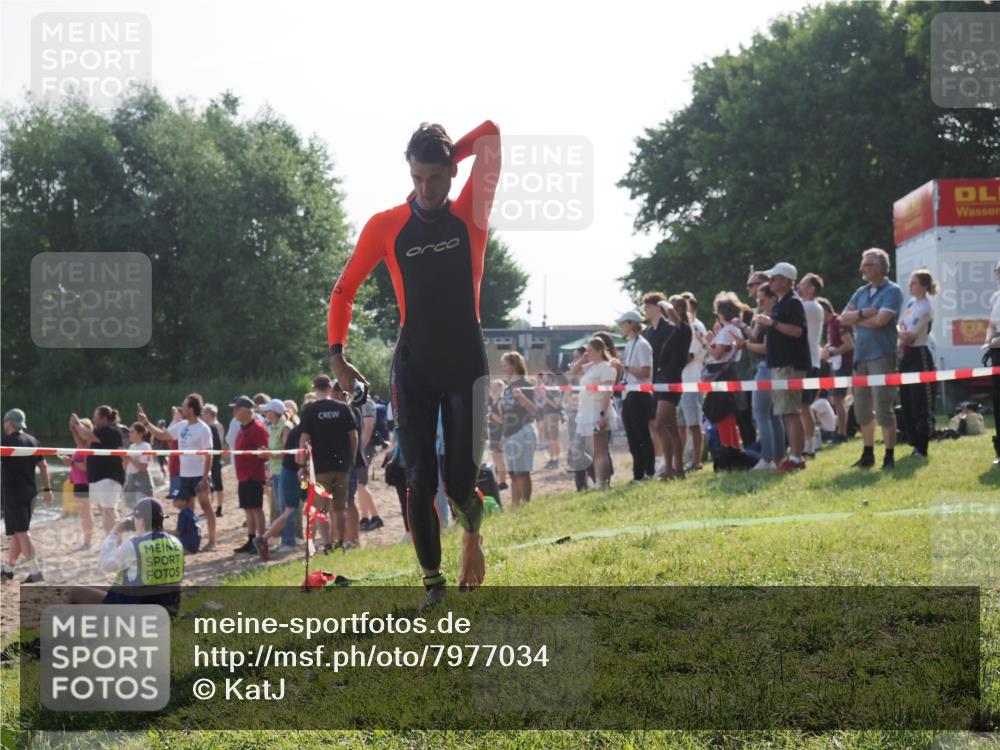 15.06.2025 - 27. Vierlanden-Triathlon KatJ http://msf.ph/oto/7977034 15.06.2025 08:35:09 Schwimmen 12, 43, 54, 64, 80, 159, 186 meine-sportfotos.de