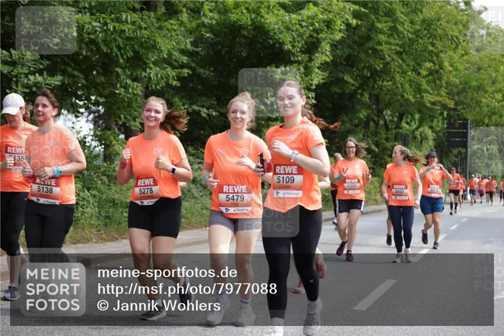 15.06.2025 - REWE Women's Run Jannik Wohlers http://msf.ph/oto/7977088 15.06.2025 10:11:53 Laufen 135, 5138, 5278, 5479, 5109, 5350, 5014, 5603, 4 meine-sportfotos.de