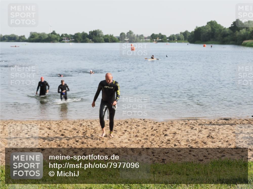 21.06.2025 - 27. Vierlanden-Triathlon MichiJ http://msf.ph/oto/7977096 15.06.2026 08:44:10 Schwimmen 97, 130, 153, 174 meine-sportfotos.de