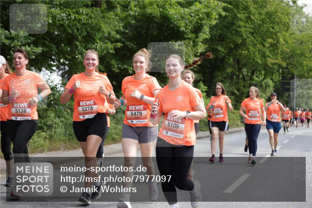 15.06.2025 - REWE Women's Run Jannik Wohlers http://msf.ph/oto/7977097 15.06.2025 10:11:53 Laufen 5138, 5278, 5479, 5109, 5350, 4, 5603 meine-sportfotos.de