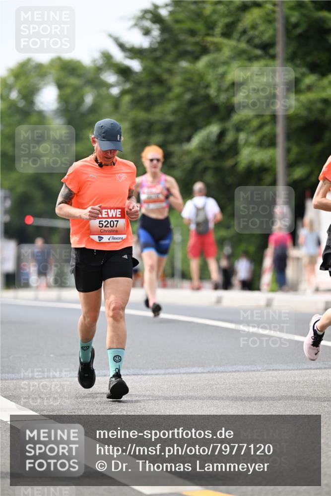 15.06.2025 - REWE Women's Run Dr. Thomas Lammeyer http://msf.ph/oto/7977120 15.06.2025 10:42:17 Laufen 5207 meine-sportfotos.de
