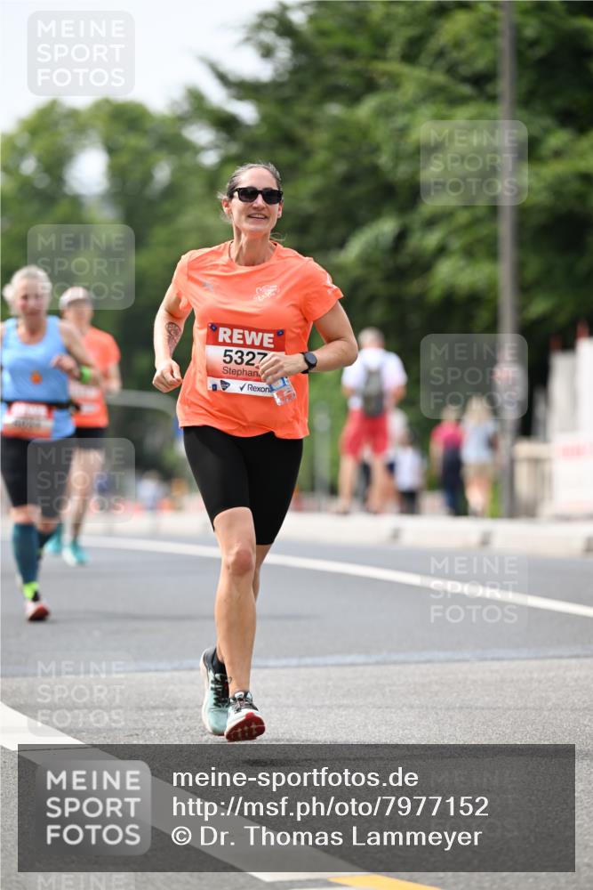 15.06.2025 - REWE Women's Run Dr. Thomas Lammeyer http://msf.ph/oto/7977152 15.06.2025 10:42:22 Laufen 5327 meine-sportfotos.de